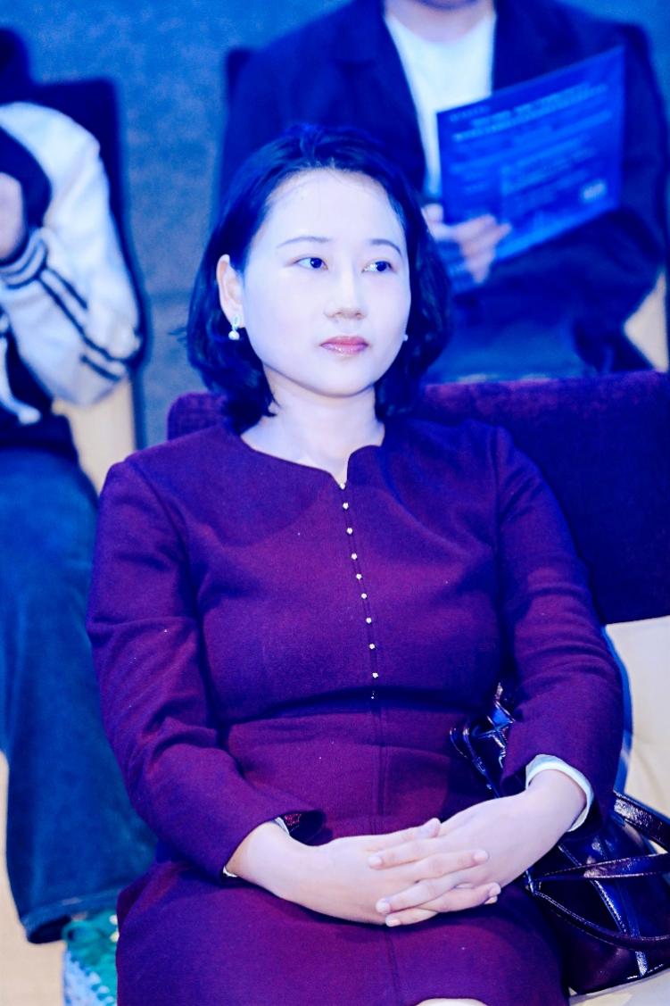 北京金城同达（上海）律师事务所高级律师管晓薇建议同学们独立思考