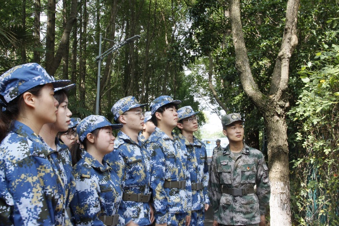 文法学院团委组织收看大会