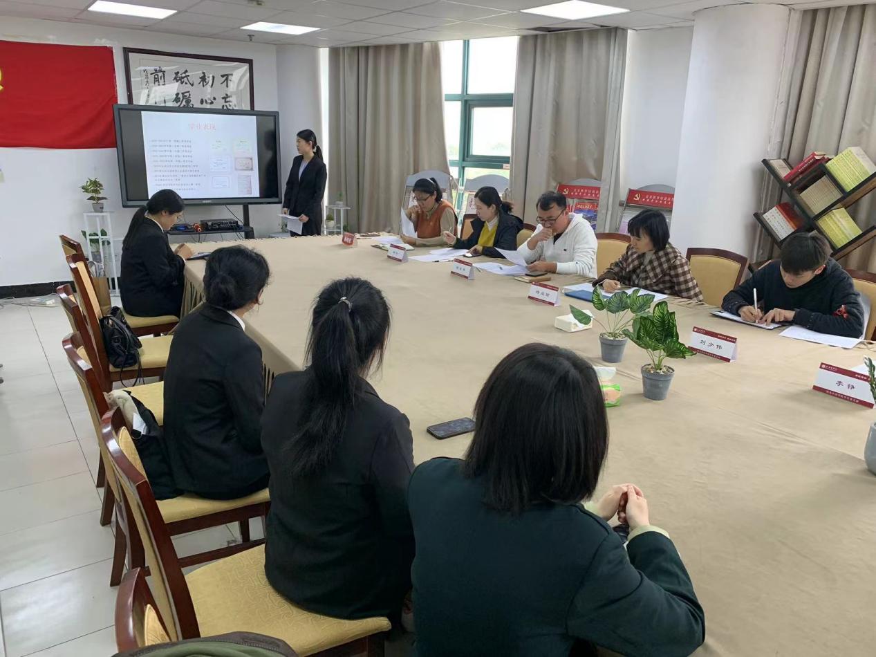 图为会议现场 图为会议现场