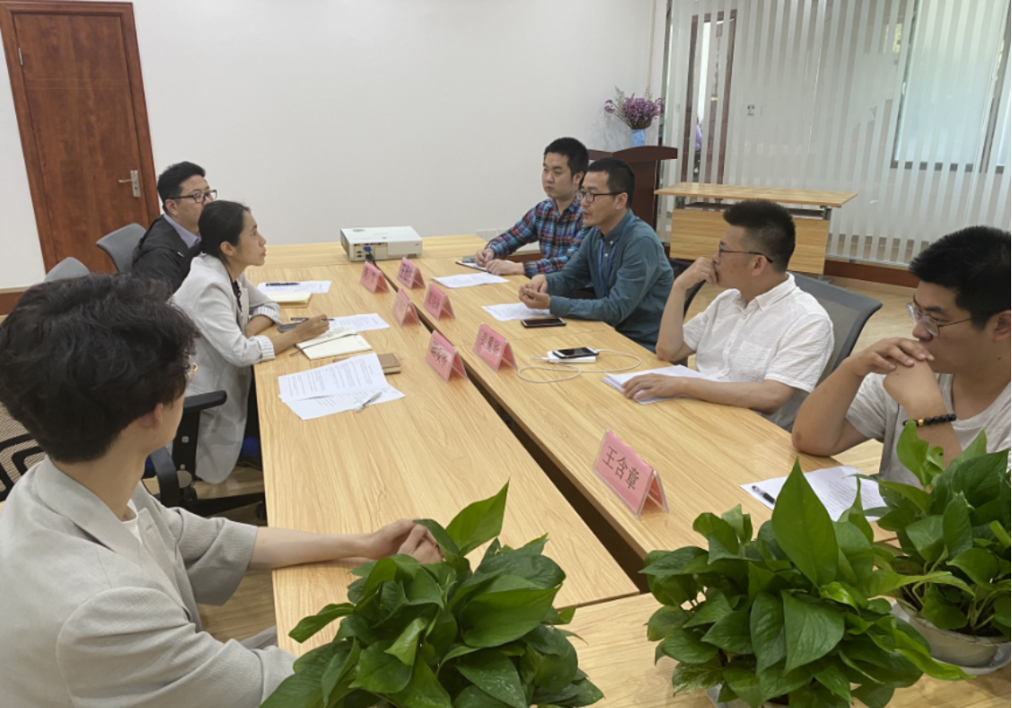 图为走访企业现场 图为走访企业现场