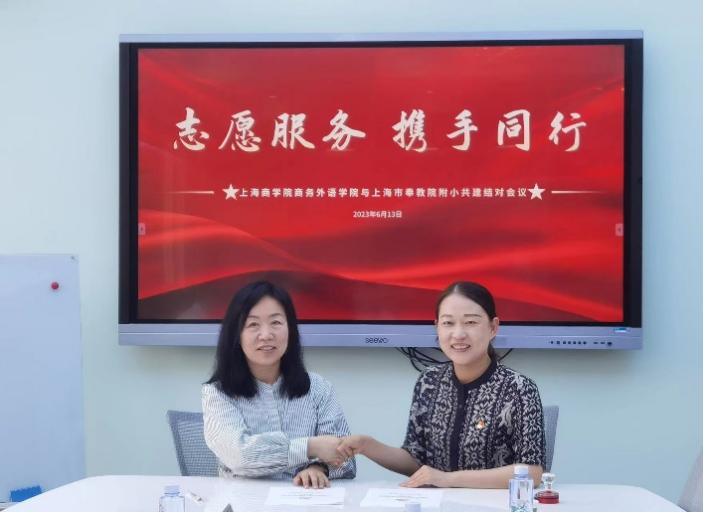 图为双方签订合作协议 图为双方签订合作协议