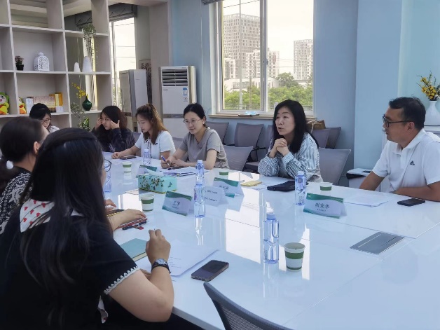 图为活动现场 图为活动现场